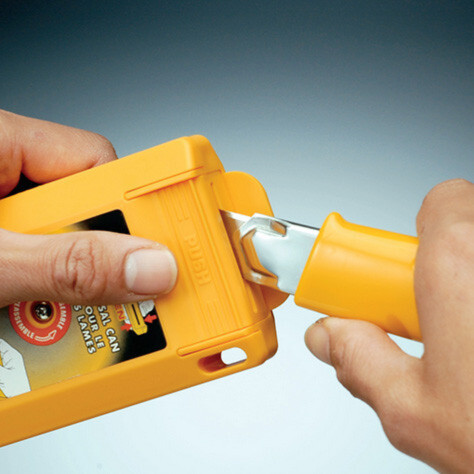 OLFA DC-4 műanyag pengetörő doboz